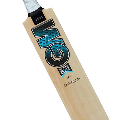 Gunn And Moore Diamond 101 Junior Kashmir Willow Cricket Bat